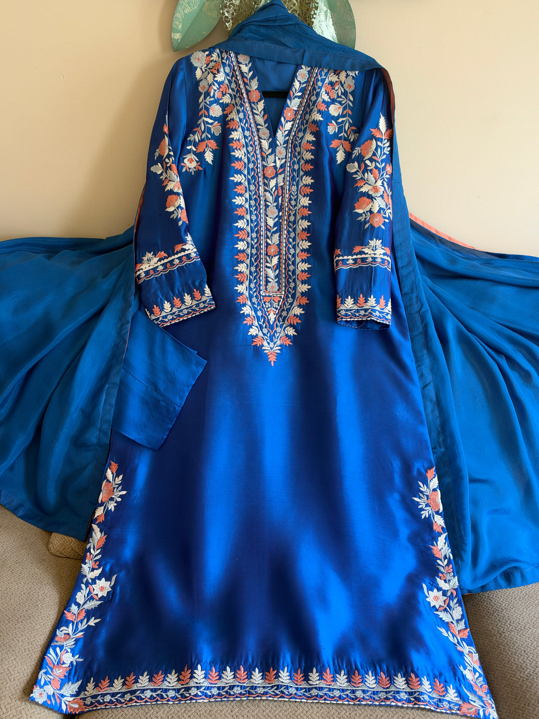 APPLIQUE EMBROIDERED SILK KAFTAN SFKF01