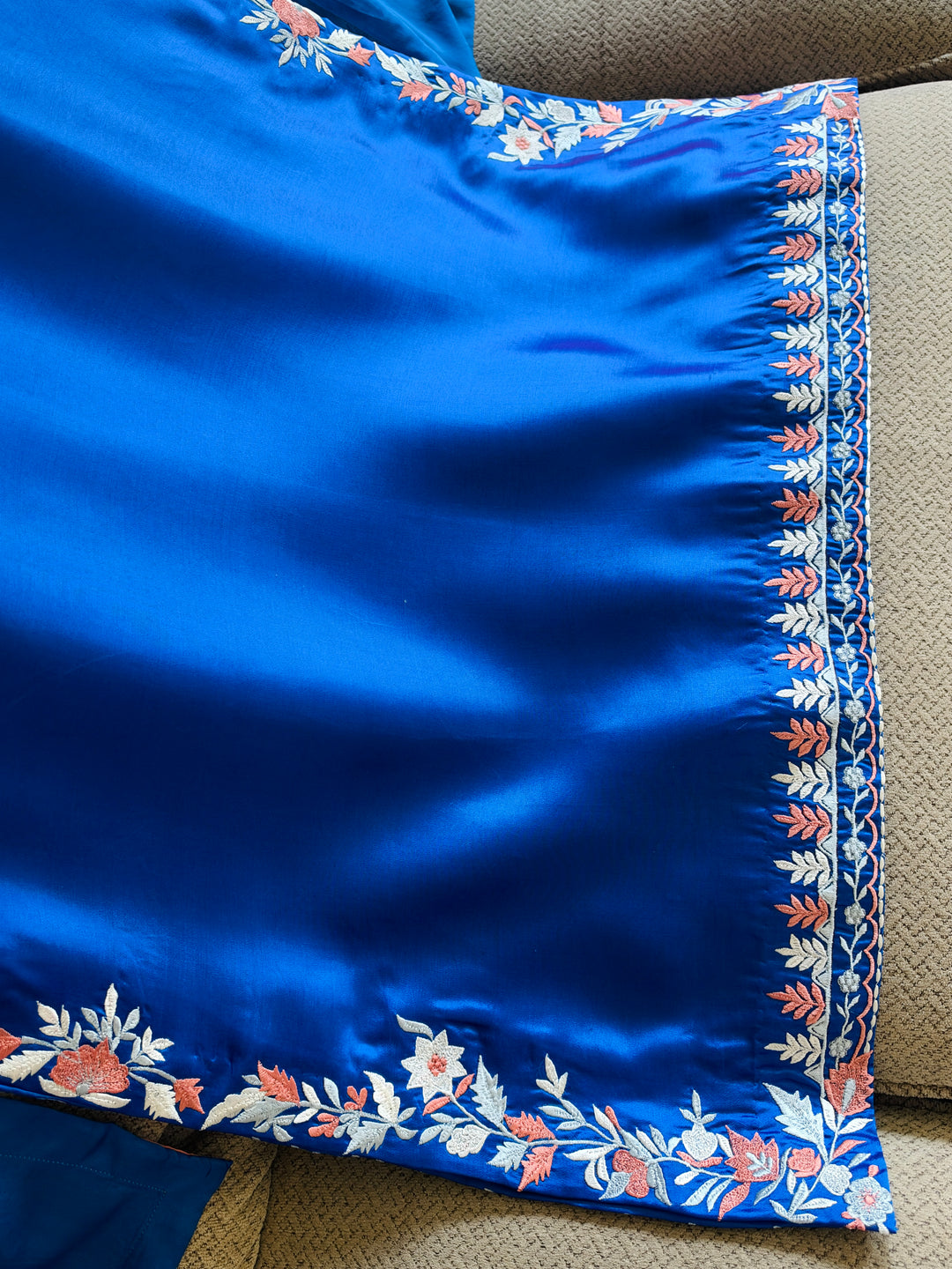 APPLIQUE EMBROIDERED SILK KAFTAN SFKF01