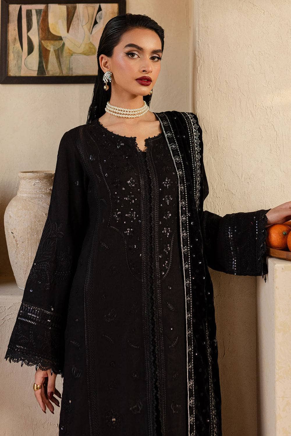 LINEN SUIT WITH EMBROIDERED VELVET DUPATTA VLSF02