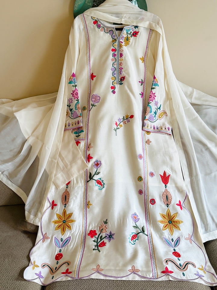 APPLIQUE EMBROIDERED SILK KAFTAN SFKF10