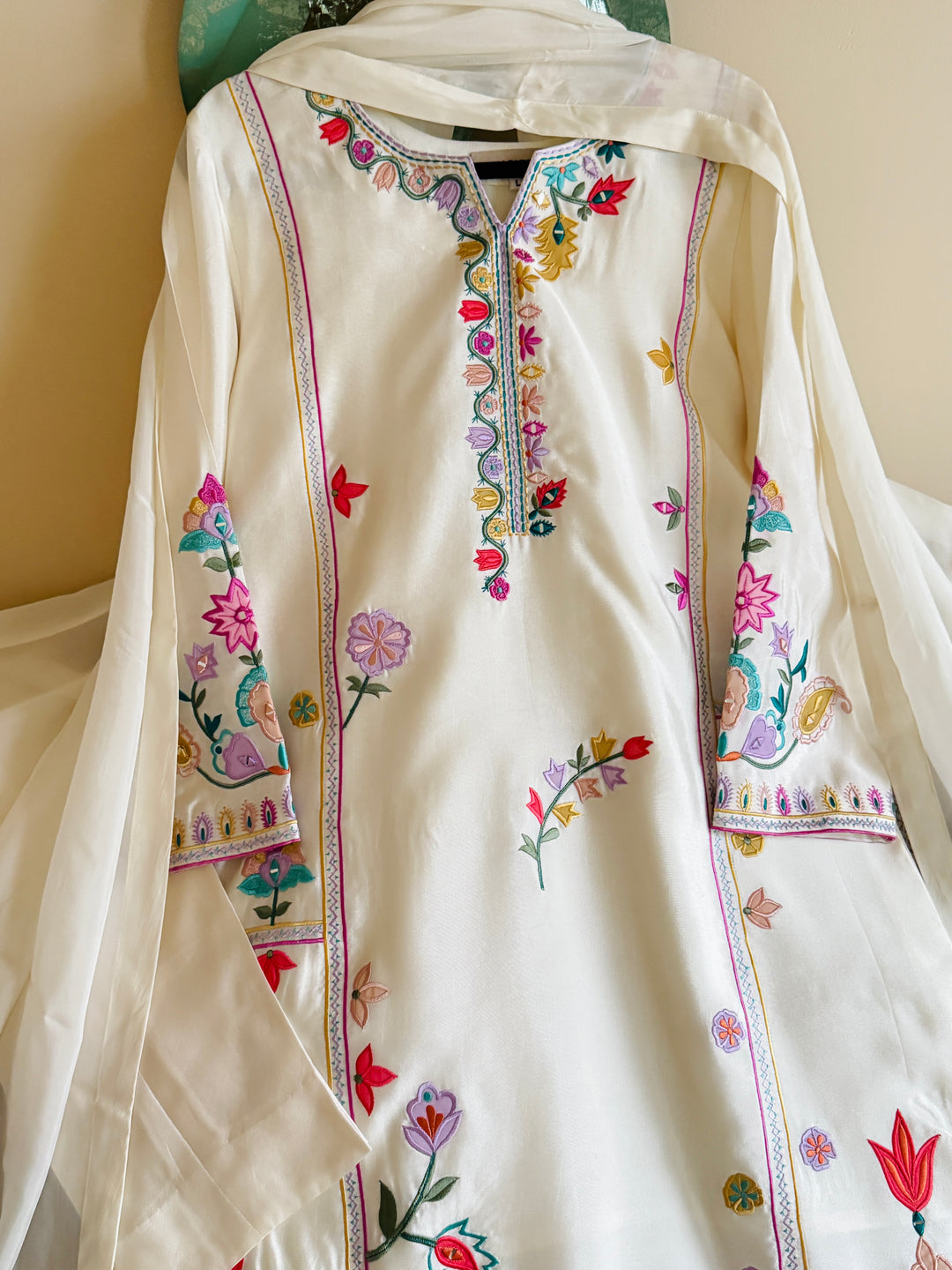 APPLIQUE EMBROIDERED SILK KAFTAN SFKF10