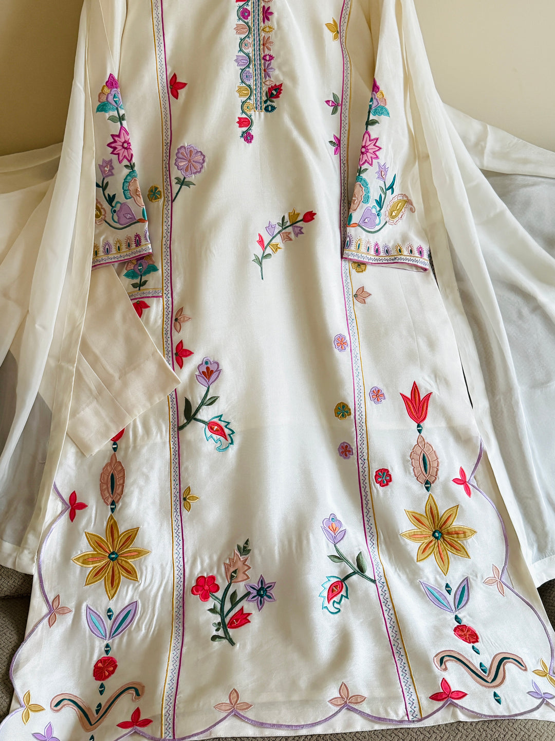 APPLIQUE EMBROIDERED SILK KAFTAN SFKF10