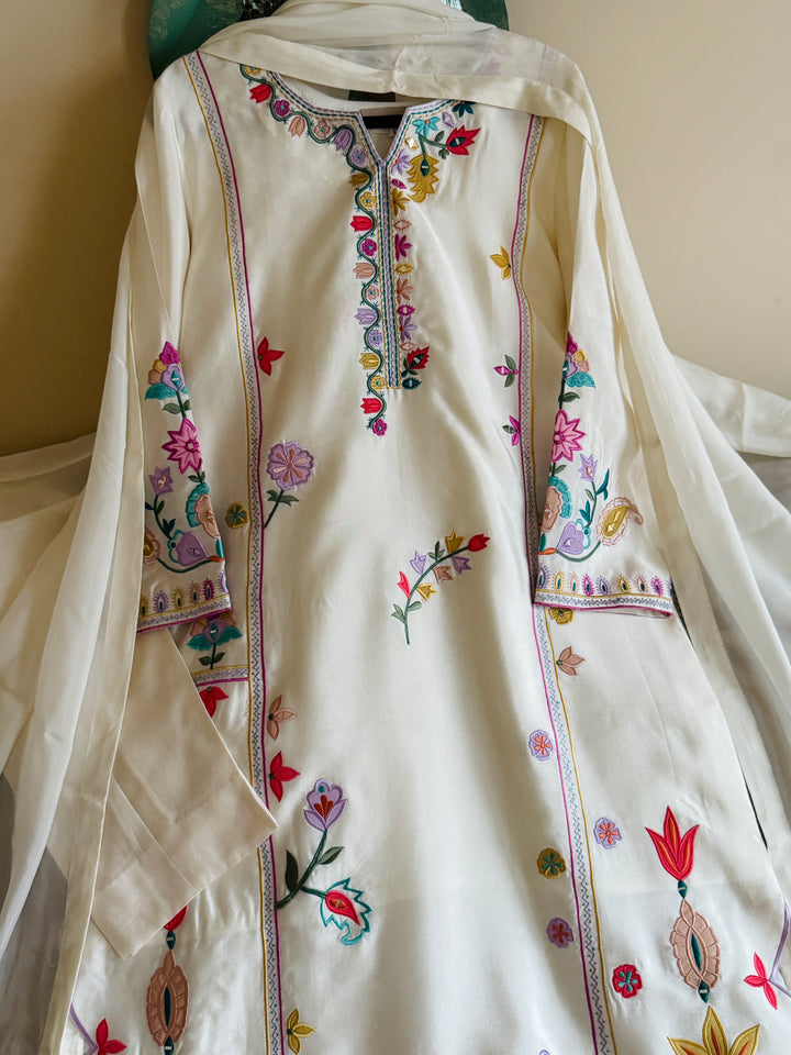 APPLIQUE EMBROIDERED SILK KAFTAN SFKF10