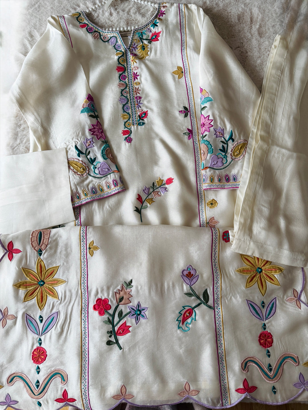 APPLIQUE EMBROIDERED SILK KAFTAN SFKF10
