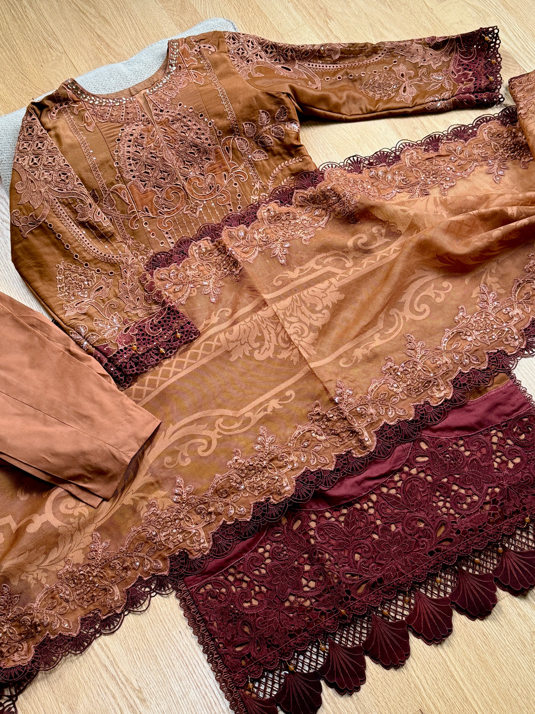 MARIAB LUXURY LAWN COLLECTION 1B