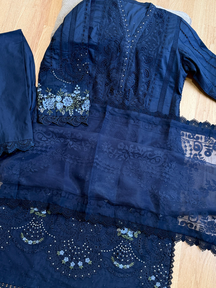 MARIAB LUXURY LAWN COLLECTION 4B