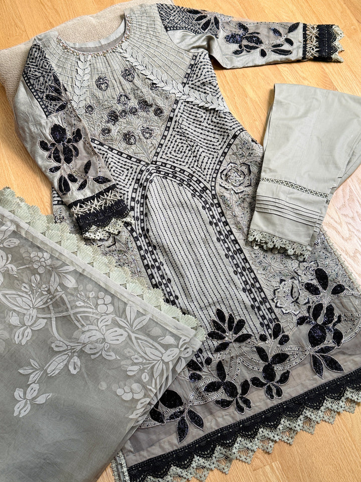 MARIAB LUXURY LAWN COLLECTION 10B