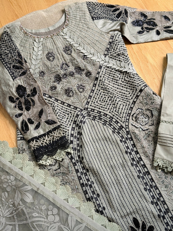 MARIAB LUXURY LAWN COLLECTION 10B