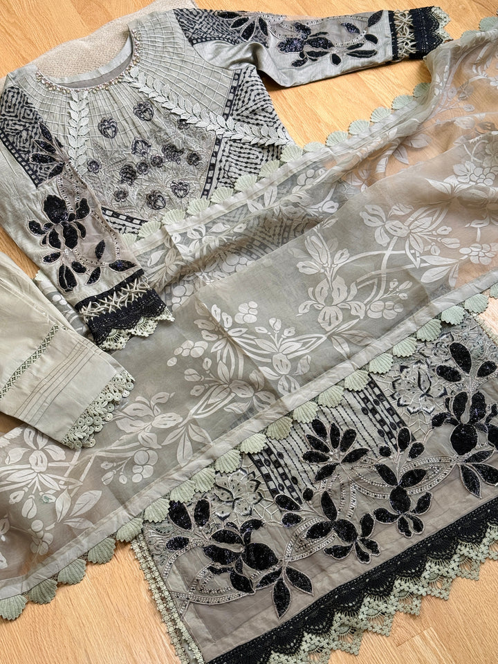 MARIAB LUXURY LAWN COLLECTION 10B