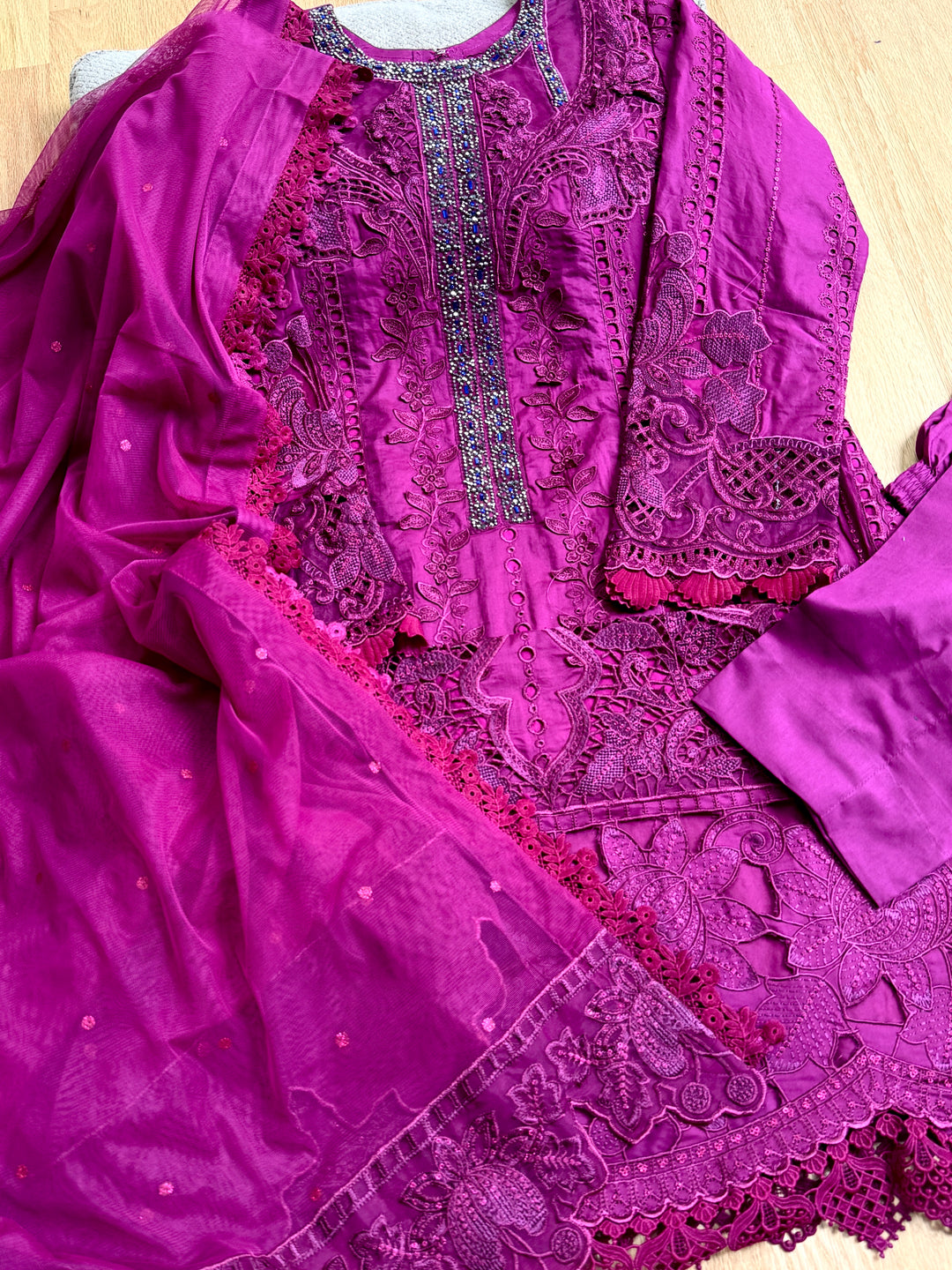 MARIAB LUXURY LAWN COLLECTION 2B