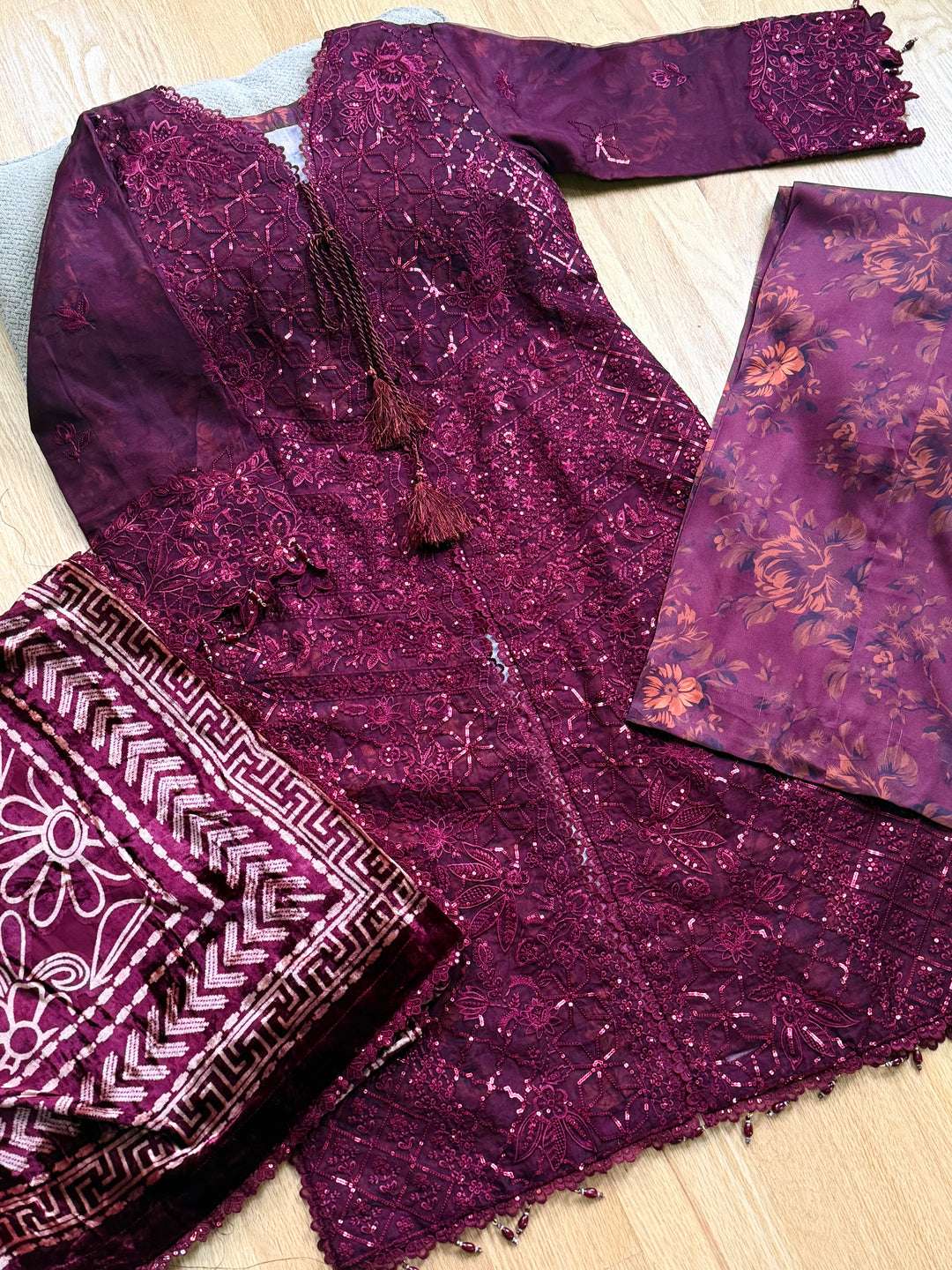 EMBROIDERED LINEN SUIT WITH PALACHI DUPATTA PLSF09