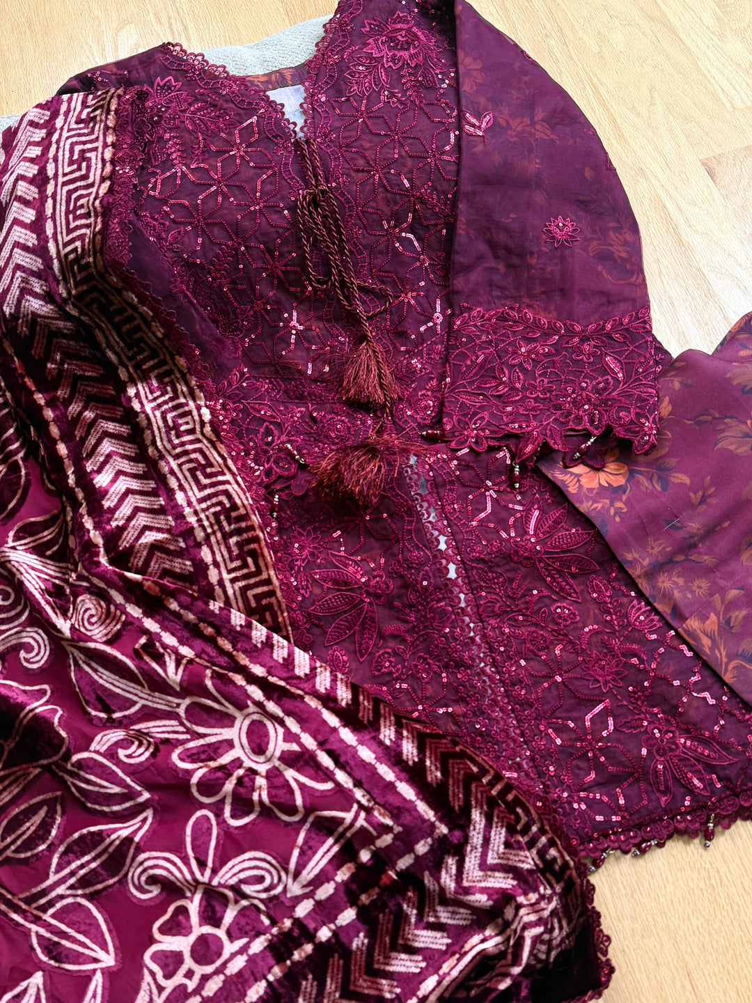 EMBROIDERED LINEN SUIT WITH PALACHI DUPATTA PLSF09