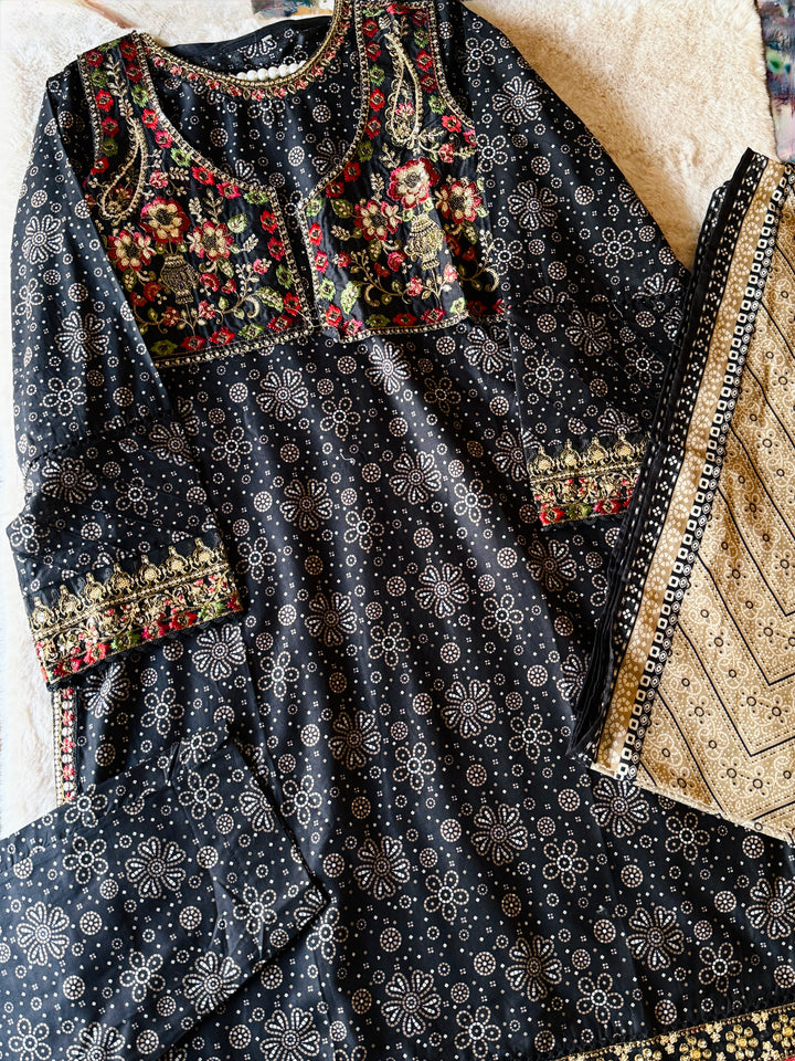 EMBROIDERED CASUAL WEAR LAWN 3-PC SUITS CWSF08