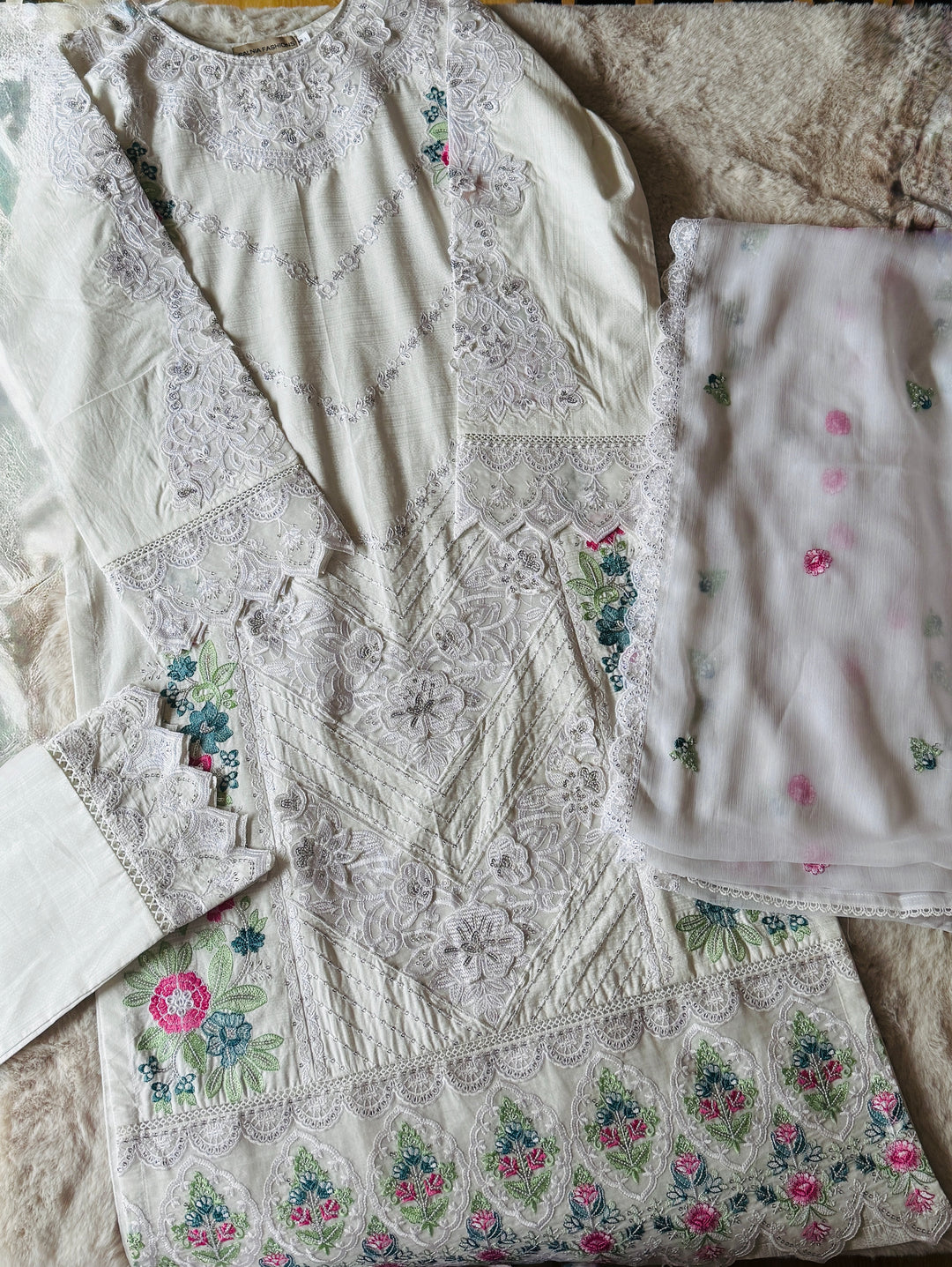EMBROIDERED CASUAL WEAR LAWN 3-PC SUITS CWSF11