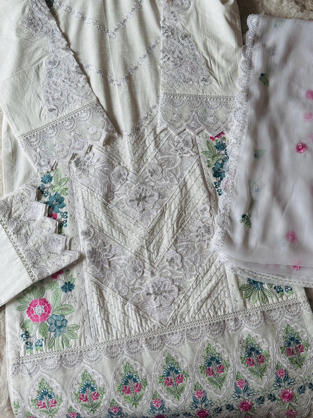 EMBROIDERED CASUAL WEAR LAWN 3-PC SUITS CWSF11