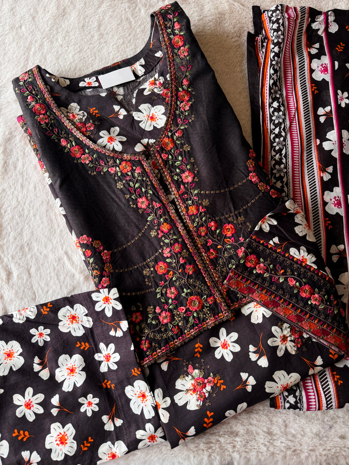 EMBROIDERED CASUAL WEAR LAWN 3-PC SUITS CWSF12