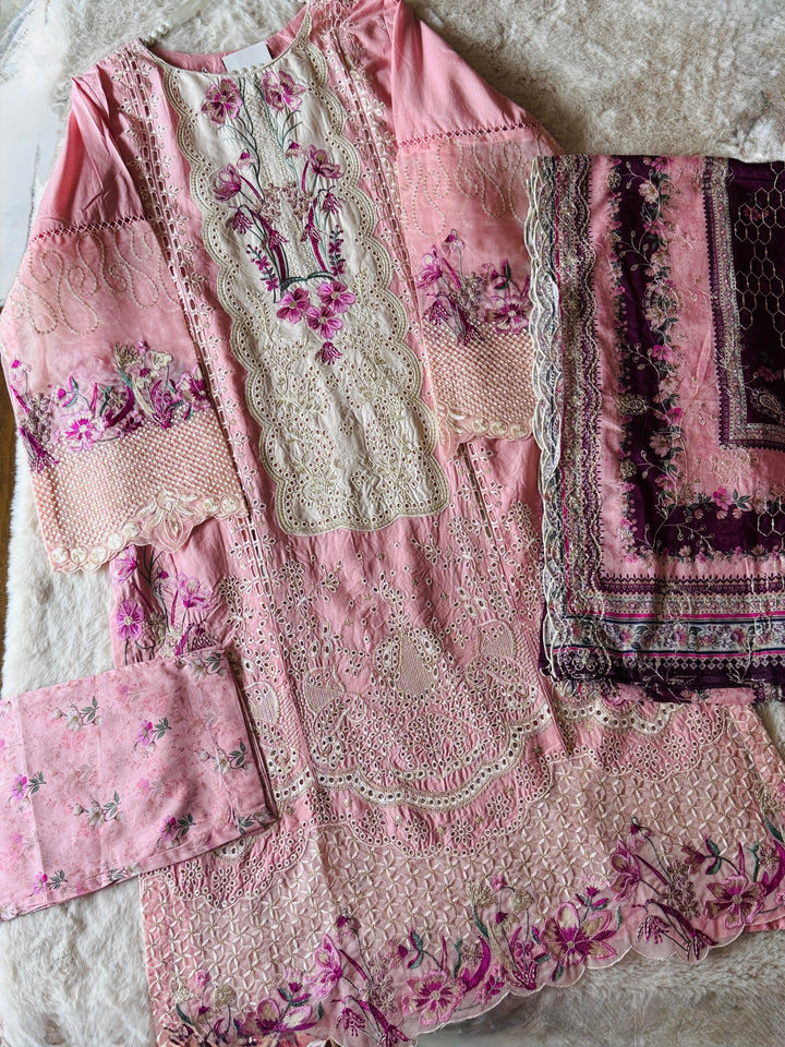 EMBROIDERED CASUAL WEAR LAWN 3-PC SUITS CWSF18