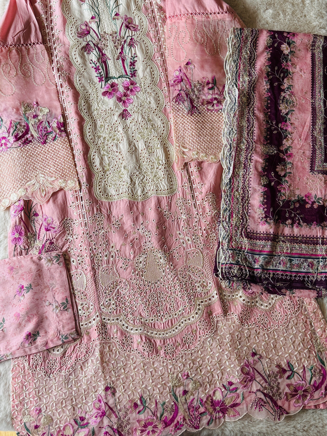 EMBROIDERED CASUAL WEAR LAWN 3-PC SUITS CWSF18
