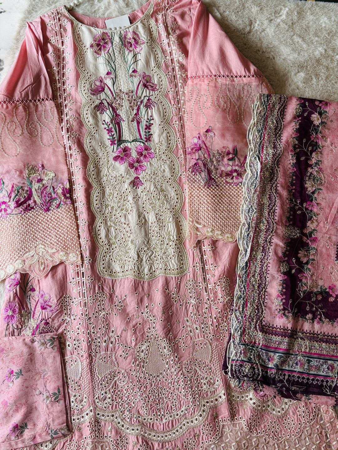 EMBROIDERED CASUAL WEAR LAWN 3-PC SUITS CWSF18