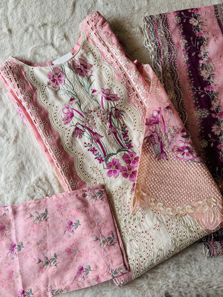 EMBROIDERED CASUAL WEAR LAWN 3-PC SUITS CWSF18
