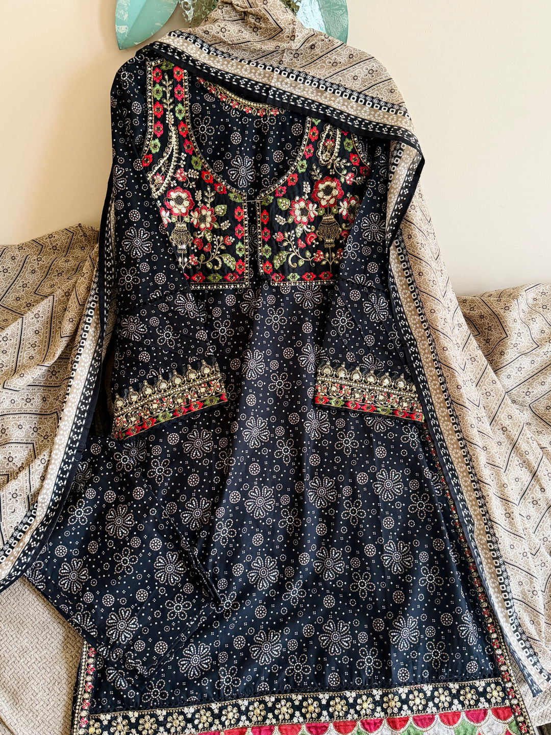 EMBROIDERED CASUAL WEAR LAWN 3-PC SUITS CWSF08