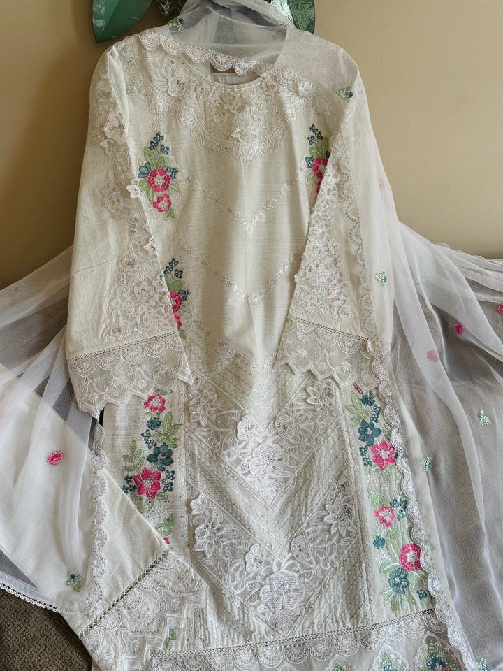 EMBROIDERED CASUAL WEAR LAWN 3-PC SUITS CWSF11