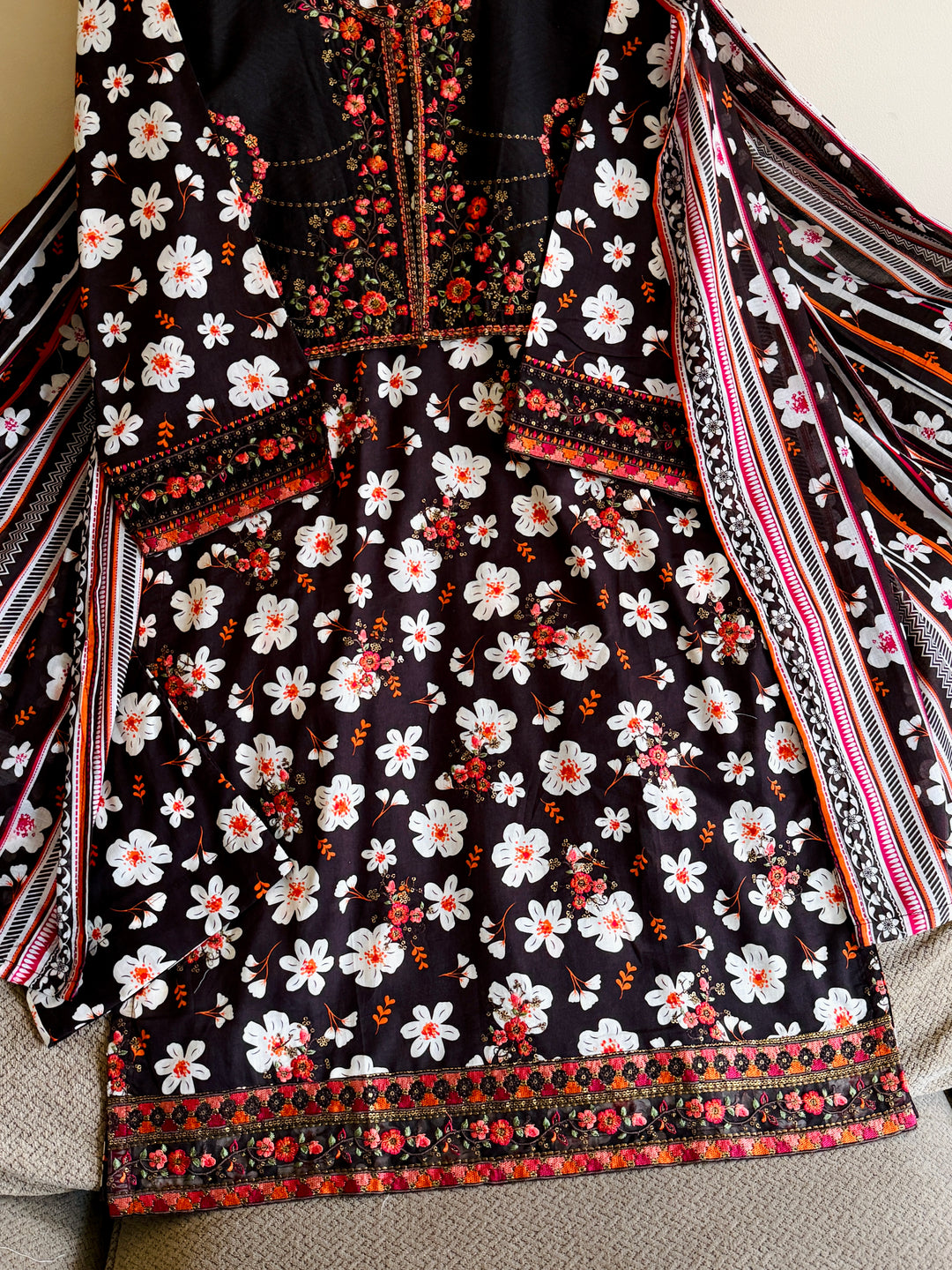 EMBROIDERED CASUAL WEAR LAWN 3-PC SUITS CWSF12