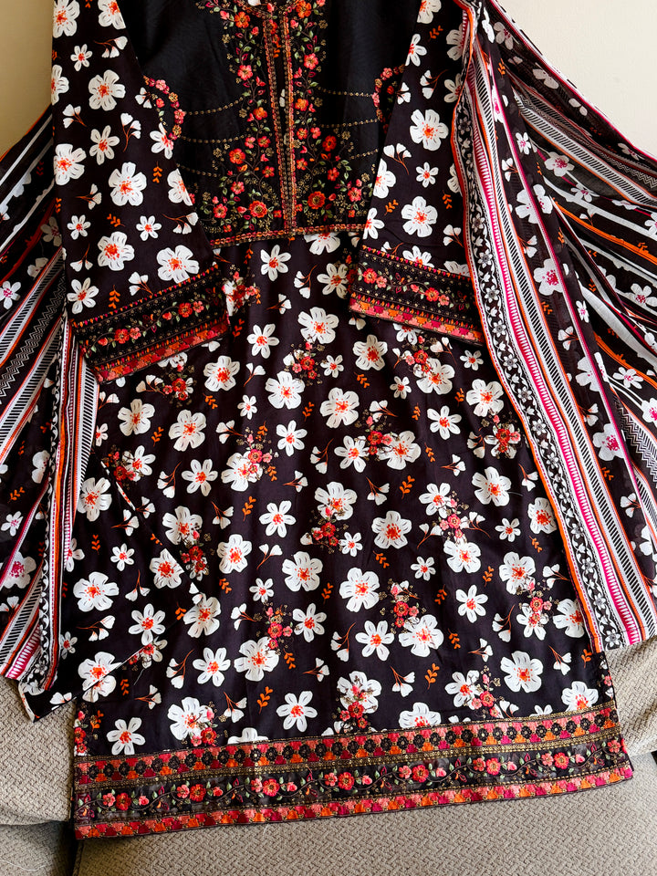 EMBROIDERED CASUAL WEAR LAWN 3-PC SUITS CWSF12
