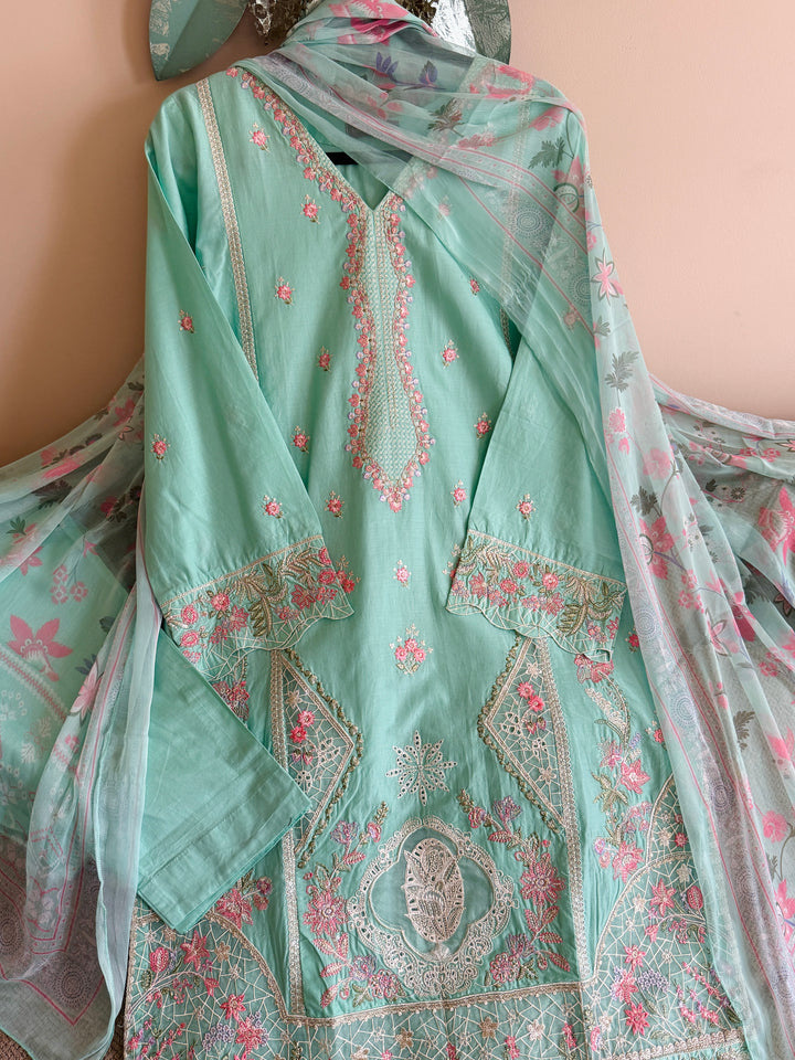 EMBROIDERED CASUAL WEAR LAWN 3-PC SUITS CWSF15
