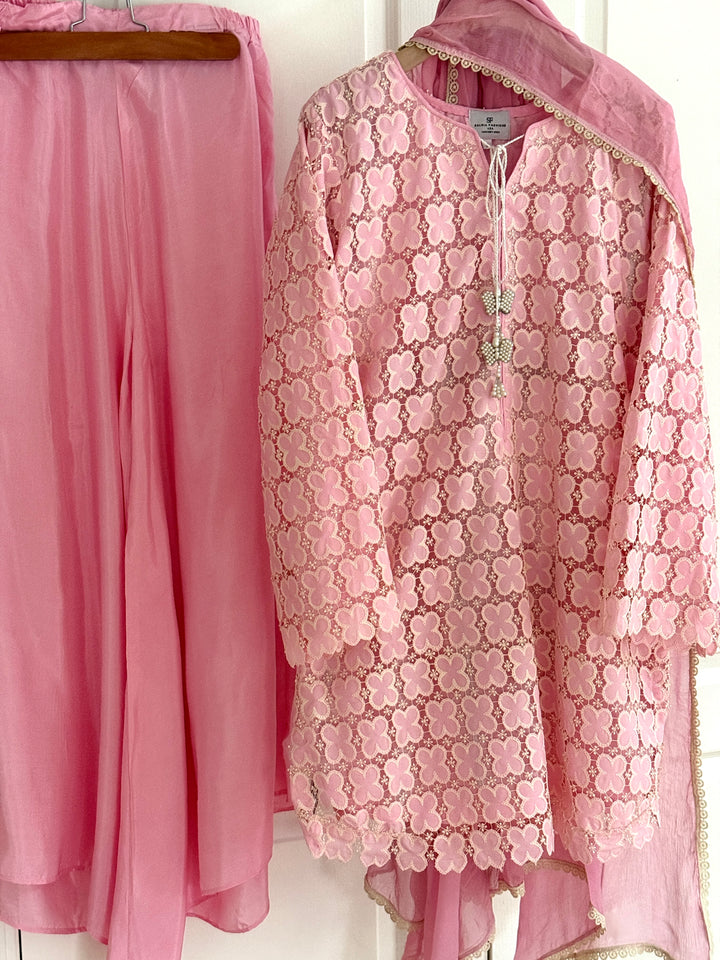 GRIP CROSHET SET WITH BOX PLEATED SILK PANTS GRSF02