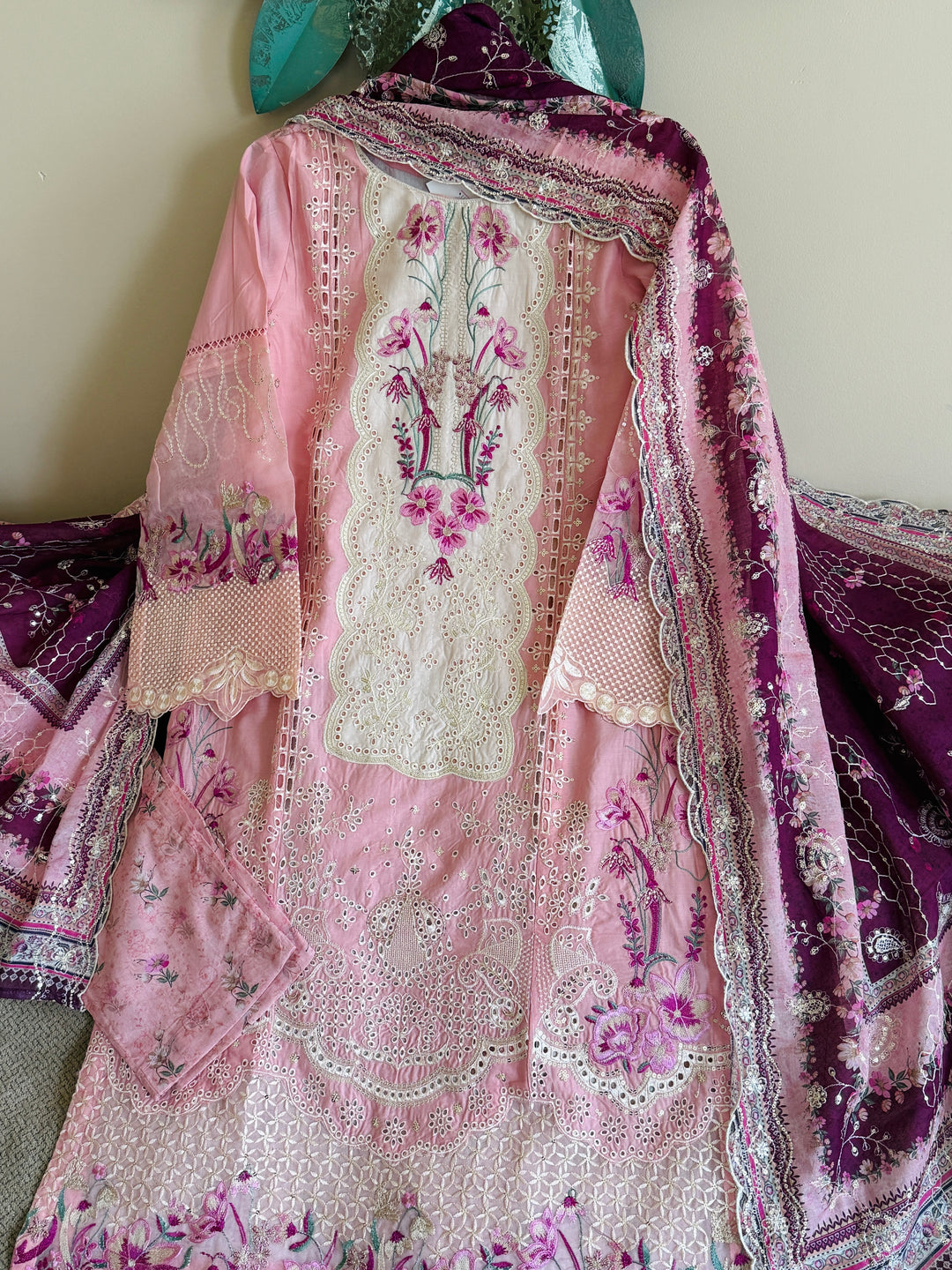 EMBROIDERED CASUAL WEAR LAWN 3-PC SUITS CWSF18