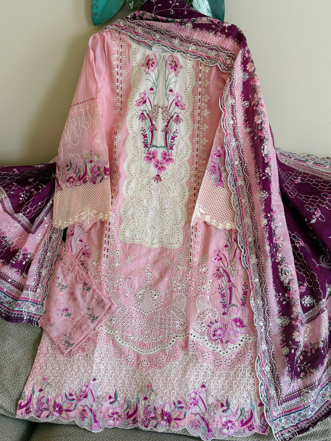 EMBROIDERED CASUAL WEAR LAWN 3-PC SUITS CWSF18