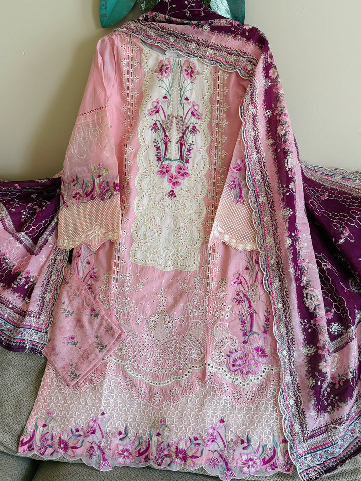 EMBROIDERED CASUAL WEAR LAWN 3-PC SUITS CWSF18