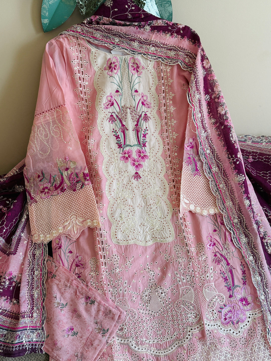 EMBROIDERED CASUAL WEAR LAWN 3-PC SUITS CWSF18