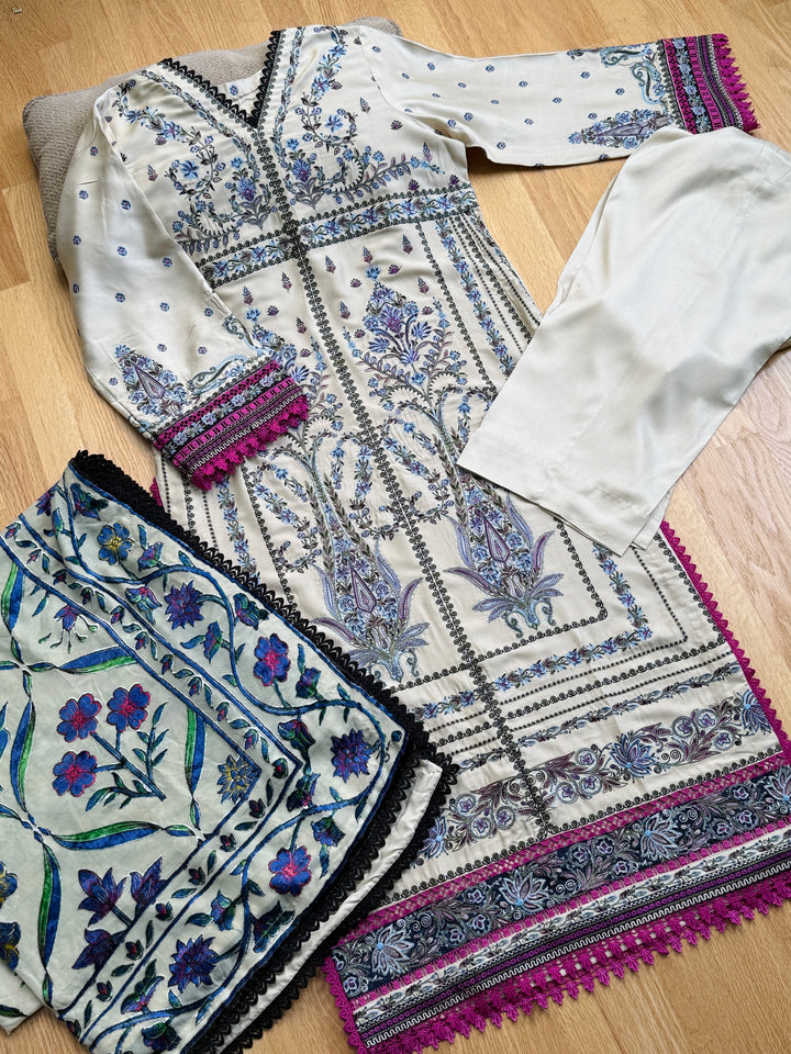EMBROIDERED LINEN SUIT WITH PALACHI DUPATTA PLSF08