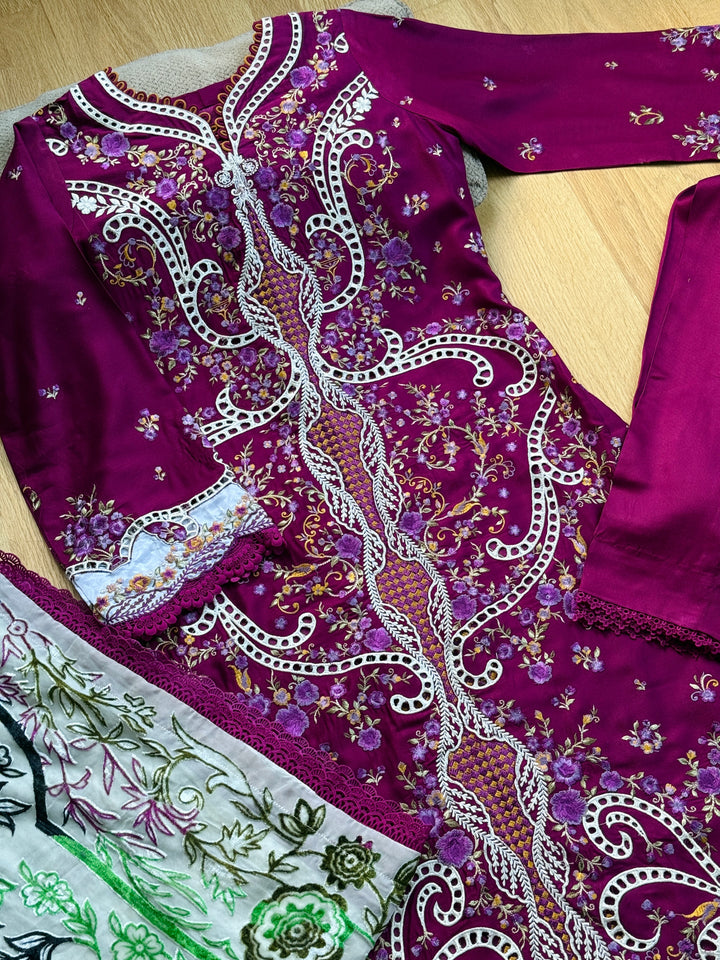 EMBROIDERED LINEN SUIT WITH PALACHI DUPATTA PLSF06