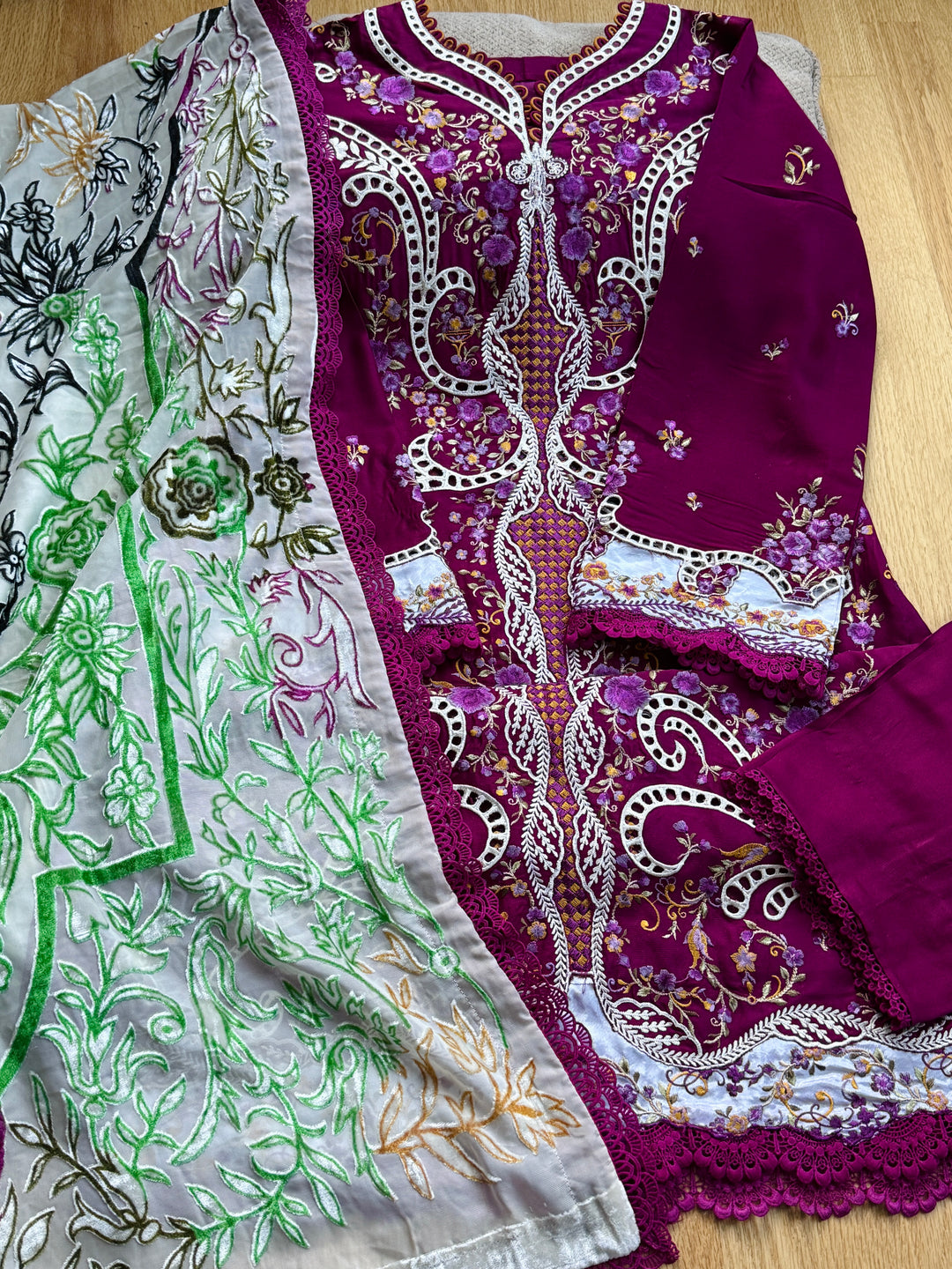 EMBROIDERED LINEN SUIT WITH PALACHI DUPATTA PLSF06