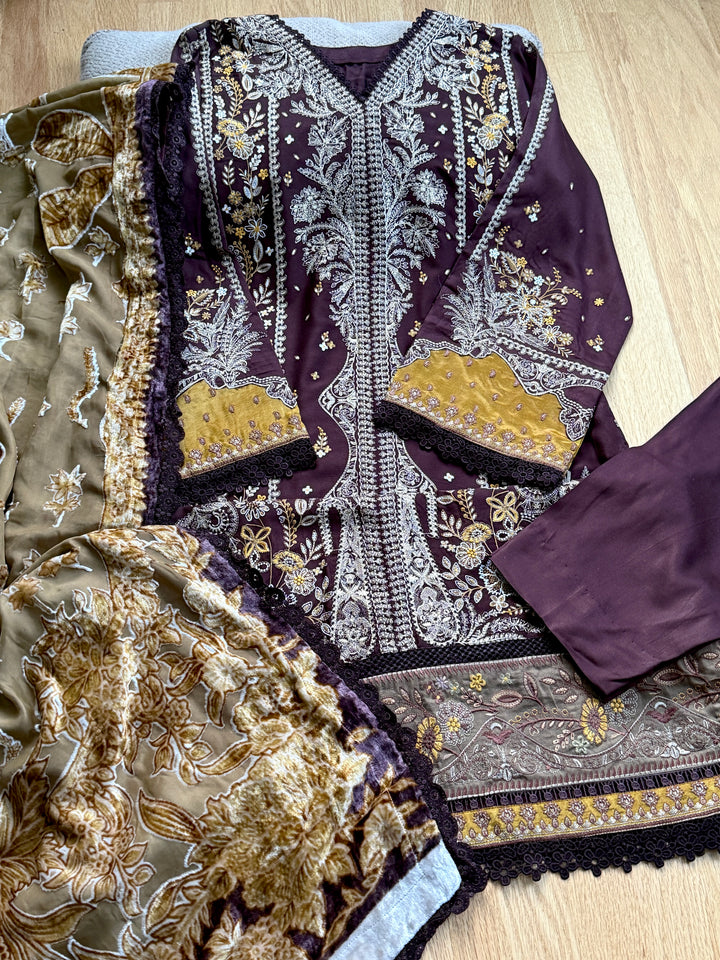 EMBROIDERED LINEN SUIT WITH PALACHI DUPATTA PLSF07