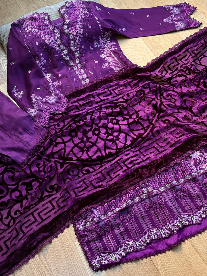 EMBROIDERED LINEN SUIT WITH PALACHI DUPATTA PLSF02