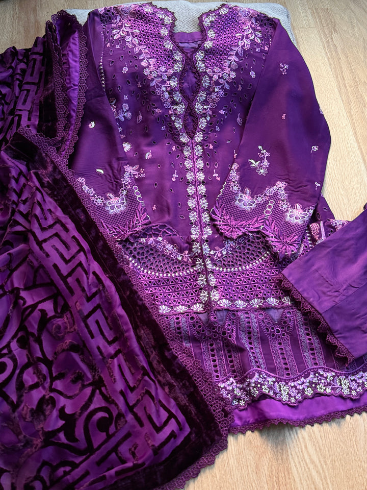 EMBROIDERED LINEN SUIT WITH PALACHI DUPATTA PLSF02