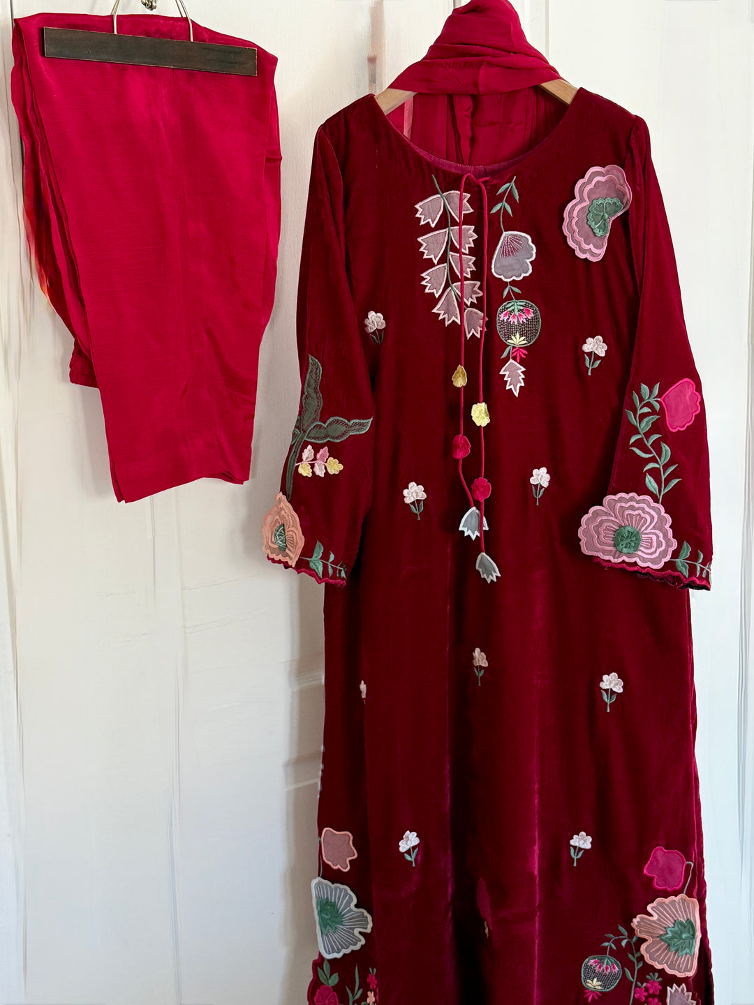 APPLIQUE EMBROIDERED VELVET KAFTAN SFKF02