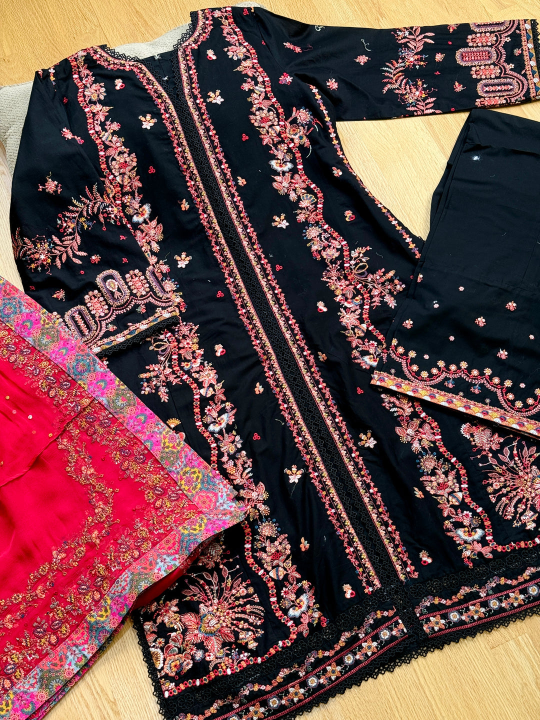 HUSSAIN REHAR LUXURY LAWN COLLECTION 2025 BLIZ