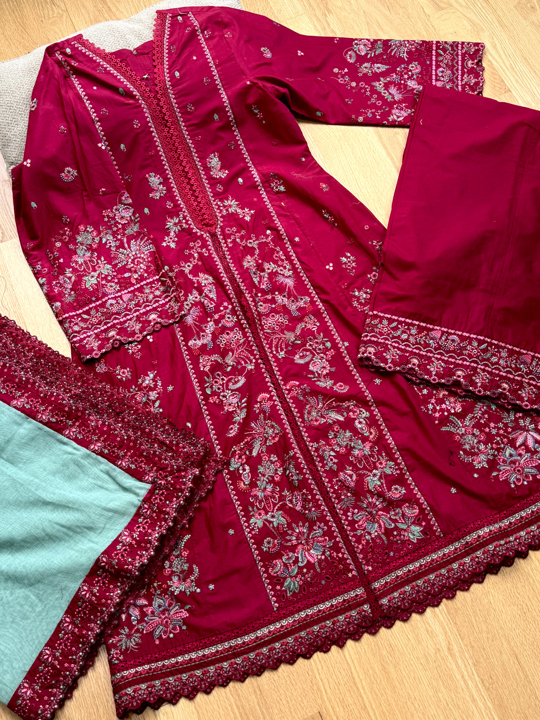 HUSSAIN REHAR LUXURY LAWN COLLECTION 2025 MAHOGANY