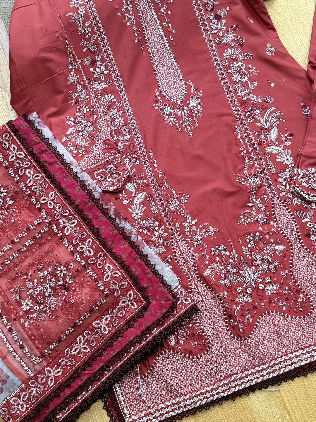 HUSSAIN REHAR LUXURY LAWN COLLECTION 2025 FLARE