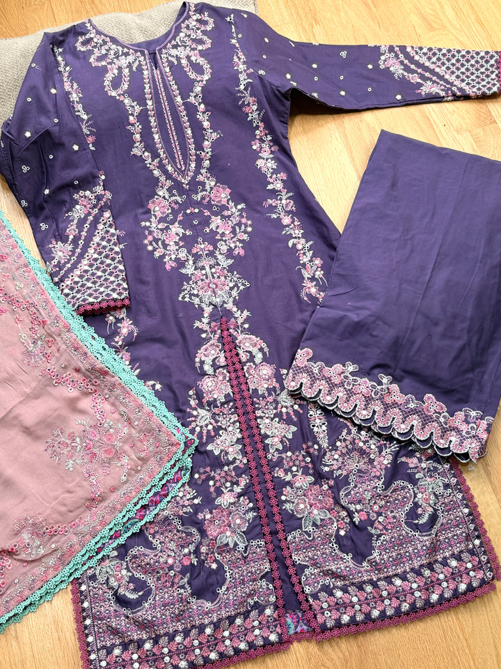 HUSSAIN REHAR LUXURY LAWN COLLECTION 2025 IRRIS
