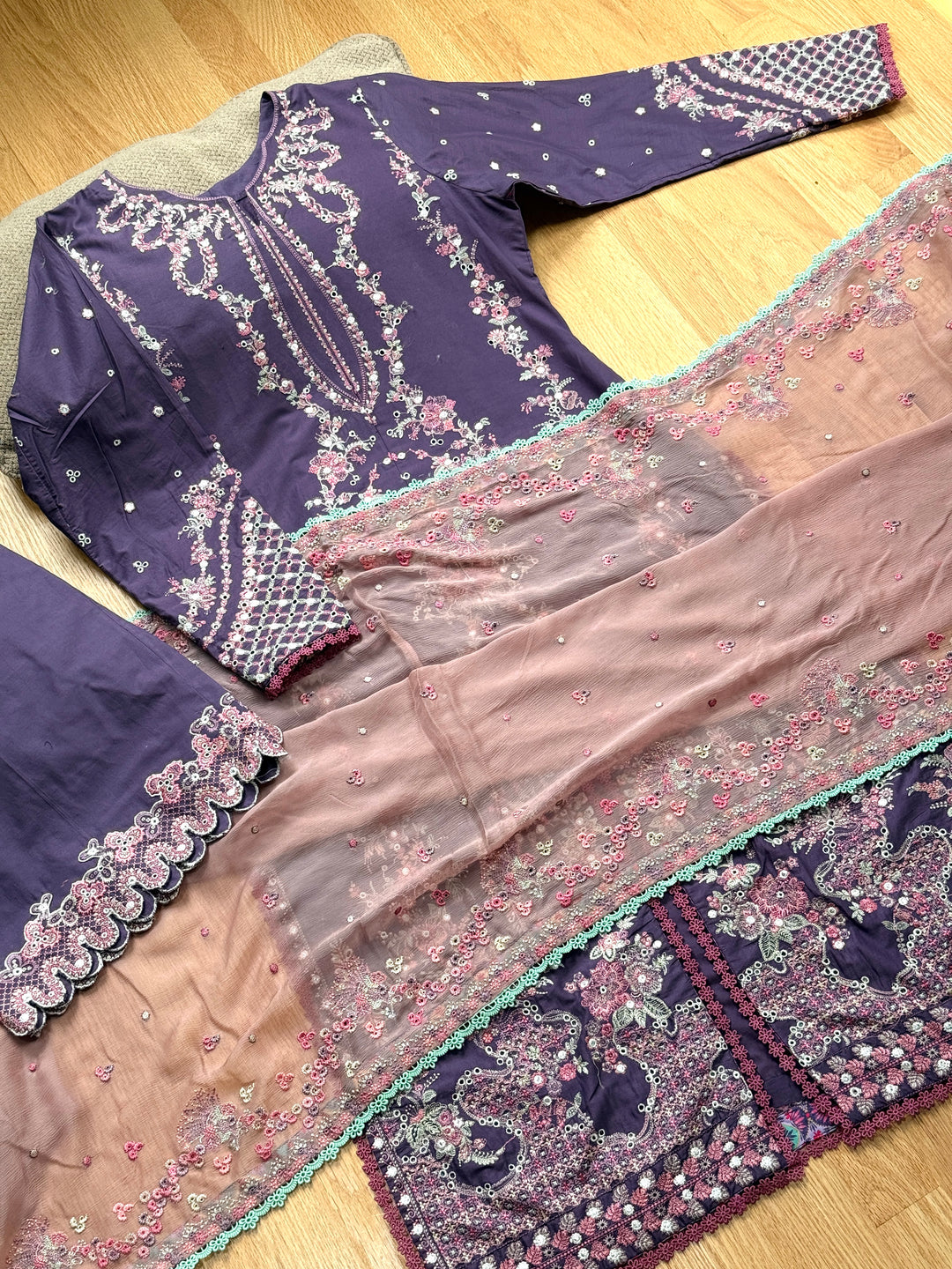HUSSAIN REHAR LUXURY LAWN COLLECTION 2025 IRRIS
