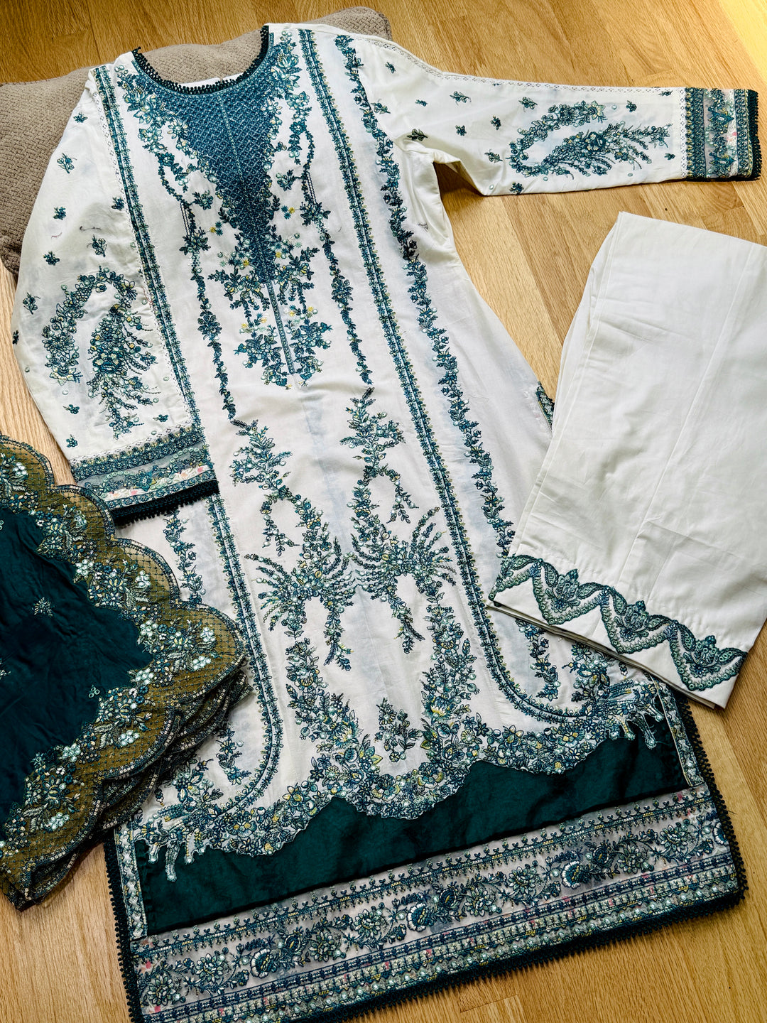 HUSSAIN REHAR LUXURY LAWN COLLECTION 2025 VEIL