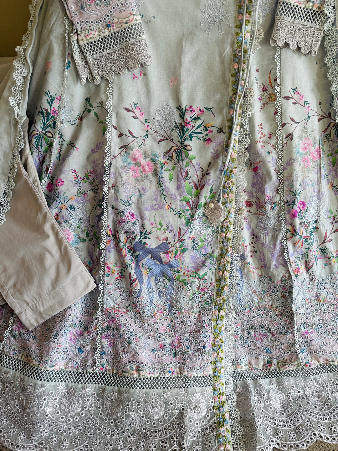 ANSAB JAHANGIR CHIKAN EDIT VIVIENNE