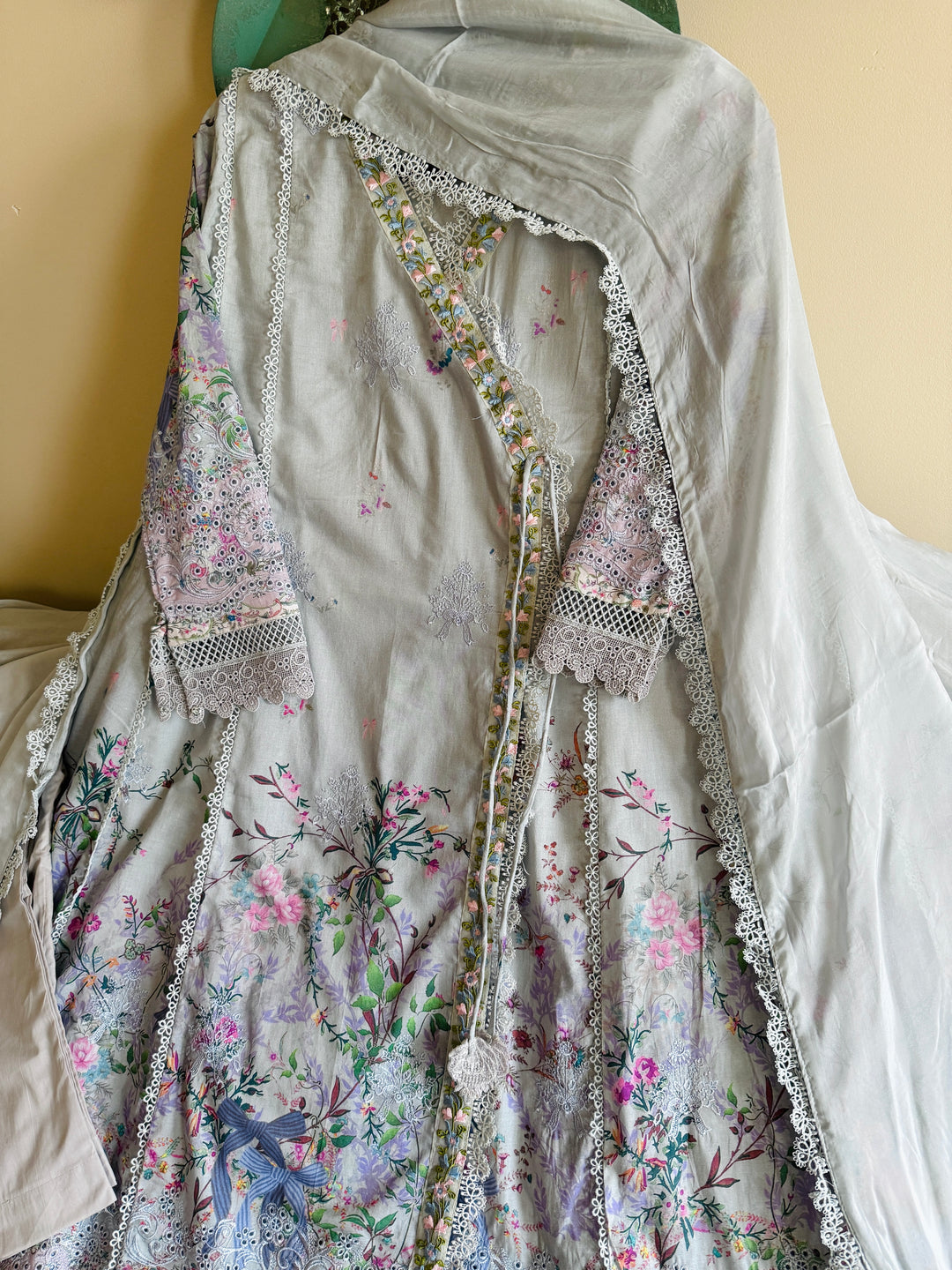 ANSAB JAHANGIR CHIKAN EDIT VIVIENNE