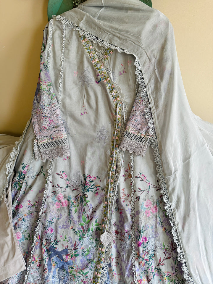 ANSAB JAHANGIR CHIKAN EDIT VIVIENNE